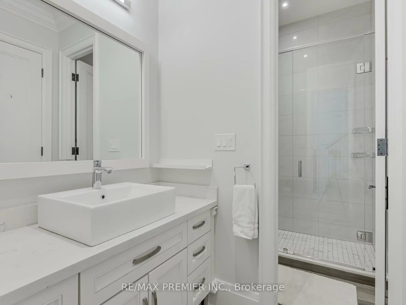 111, Codsell, Bathurst Manor, Toronto