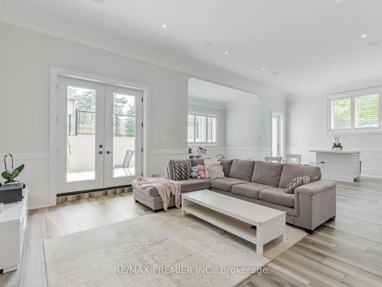 111, Codsell, Bathurst Manor, Toronto