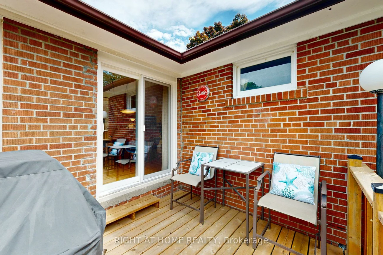 220, Homewood, Newtonbrook West, Toronto