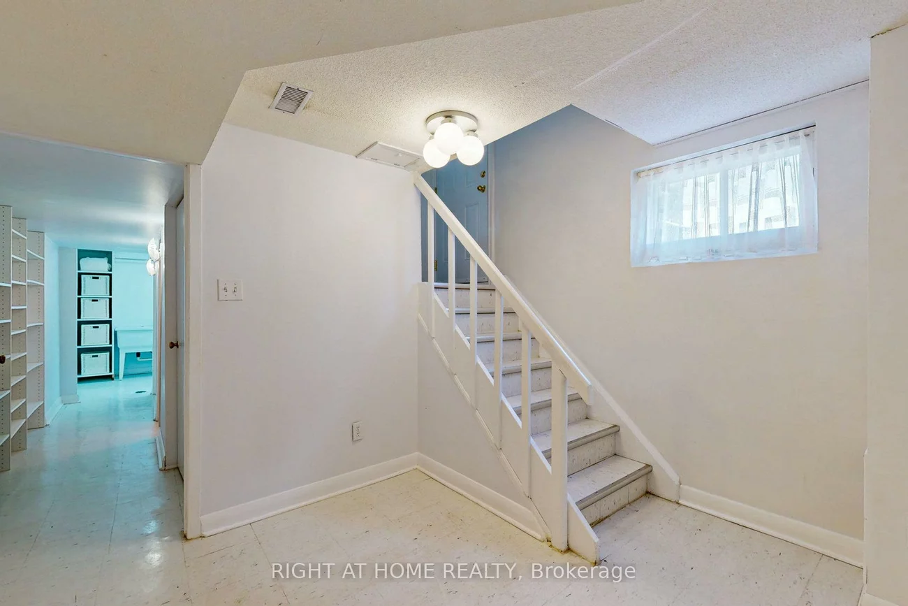 220, Homewood, Newtonbrook West, Toronto