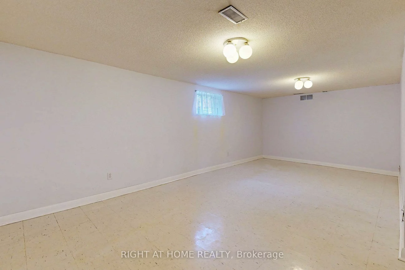 220, Homewood, Newtonbrook West, Toronto