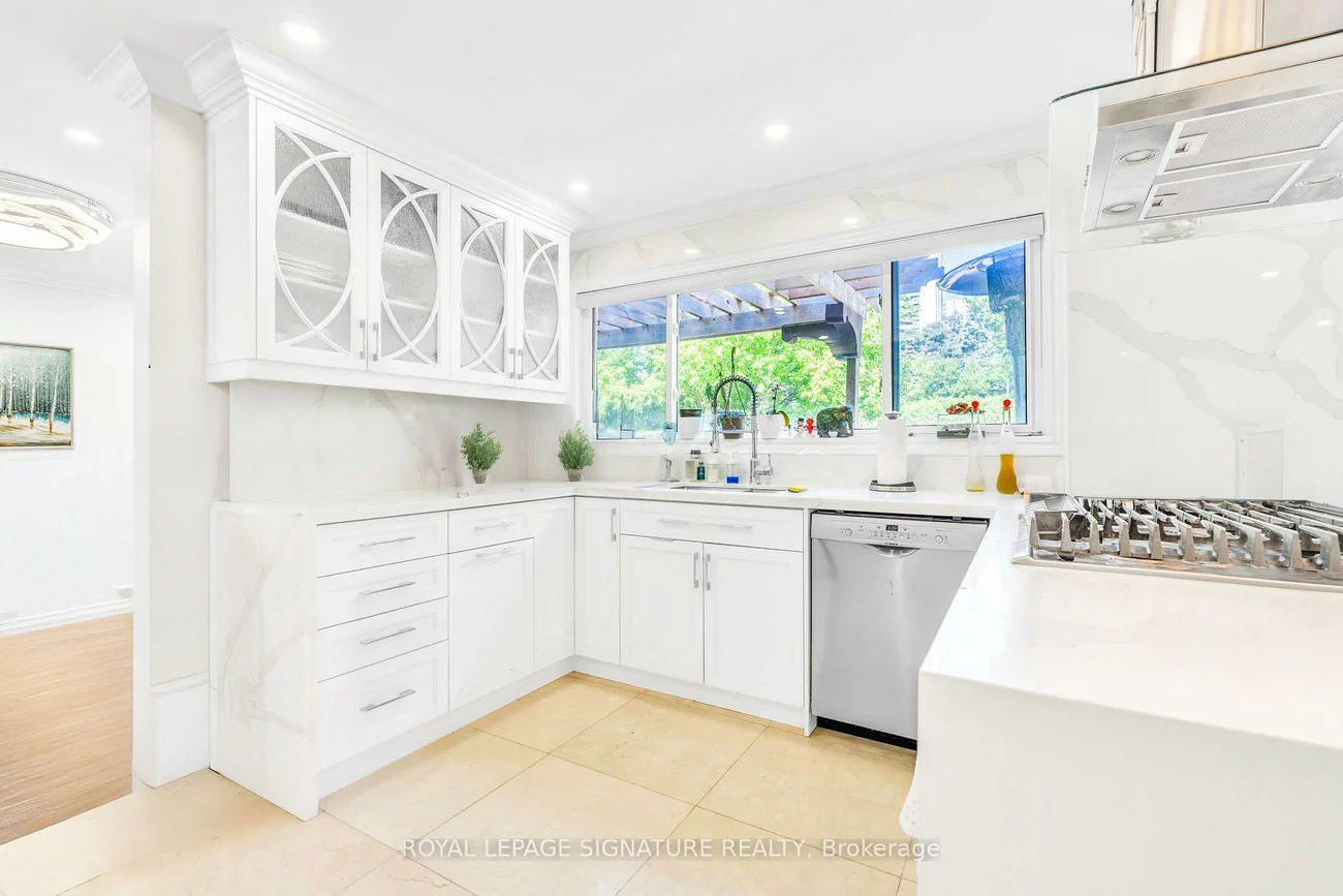 88, Olsen, Parkwoods-Donalda, Toronto