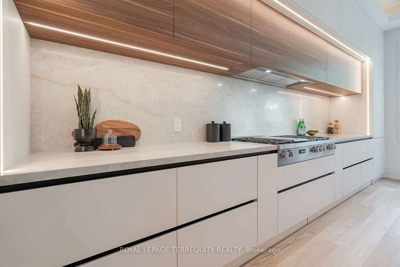 207, Newton, Newtonbrook East, Toronto