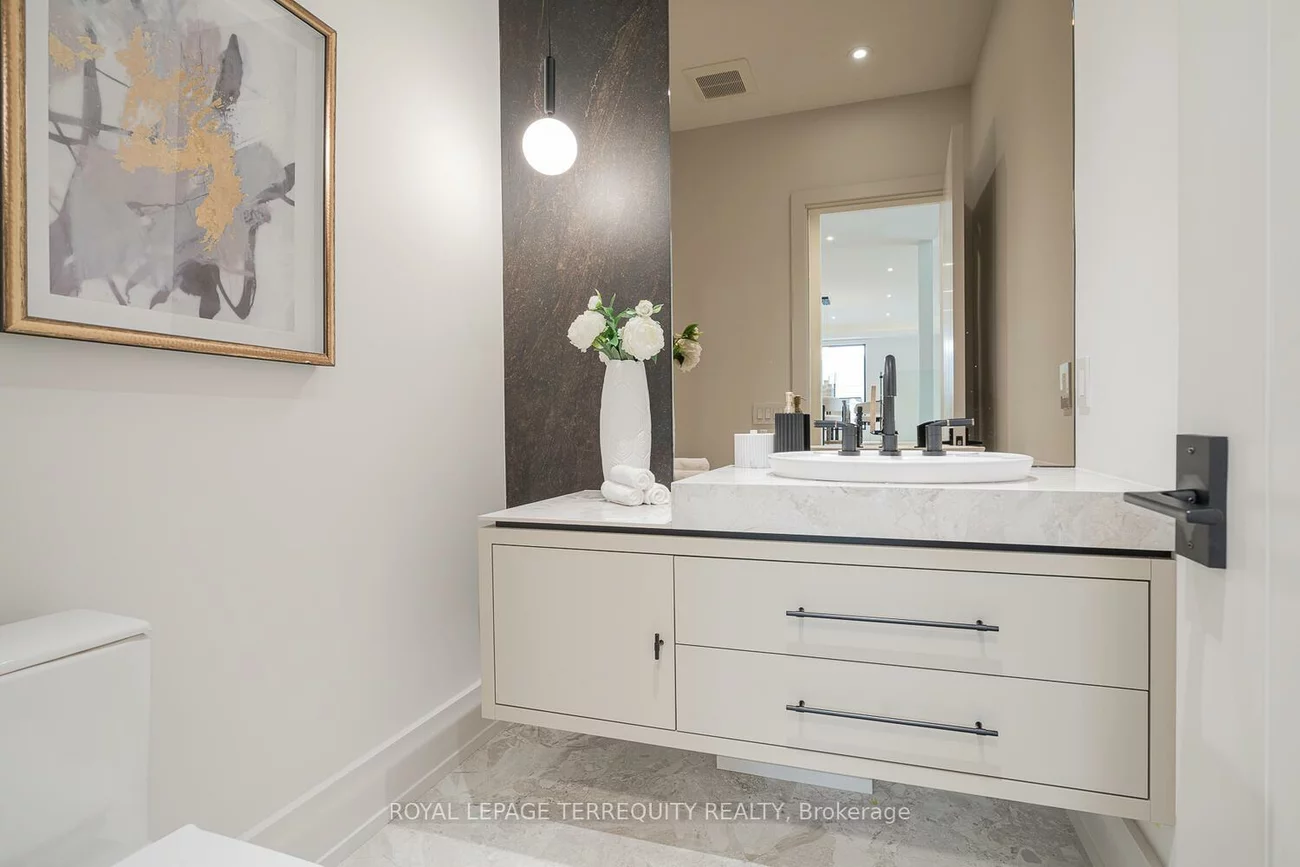 207, Newton, Newtonbrook East, Toronto