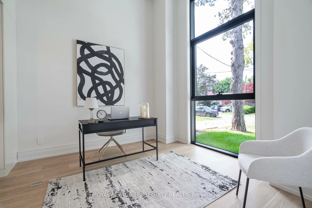 207, Newton, Newtonbrook East, Toronto