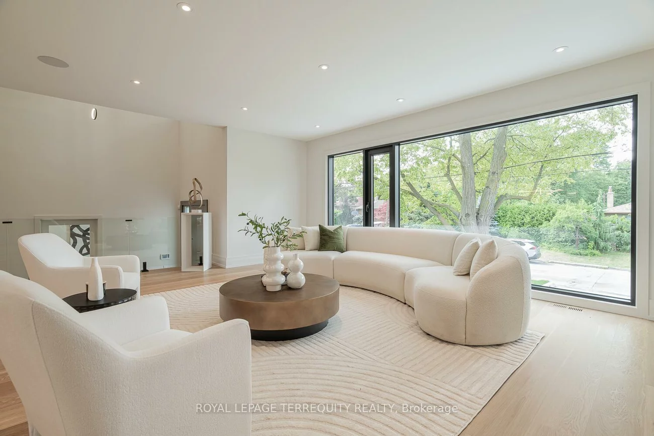 207, Newton, Newtonbrook East, Toronto