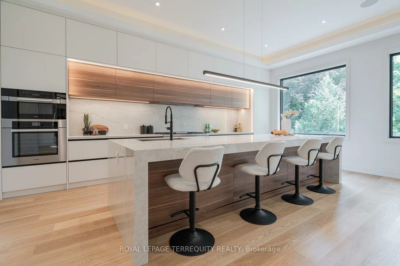 207, Newton, Newtonbrook East, Toronto