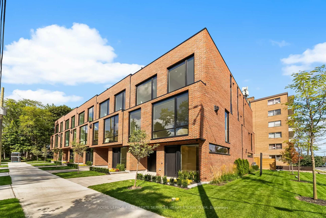 38, Evergreen, Leaside, Toronto