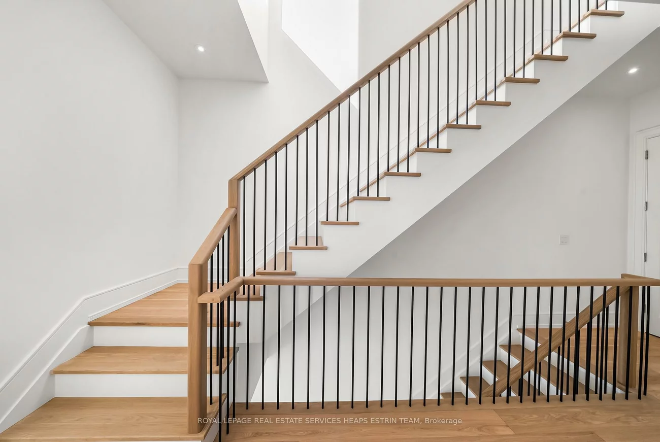 38, Evergreen, Leaside, Toronto