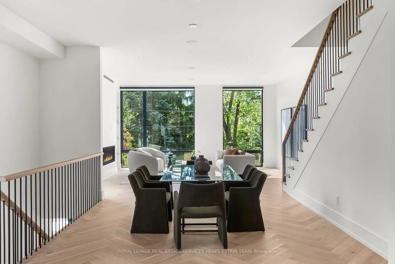 38, Evergreen, Leaside, Toronto