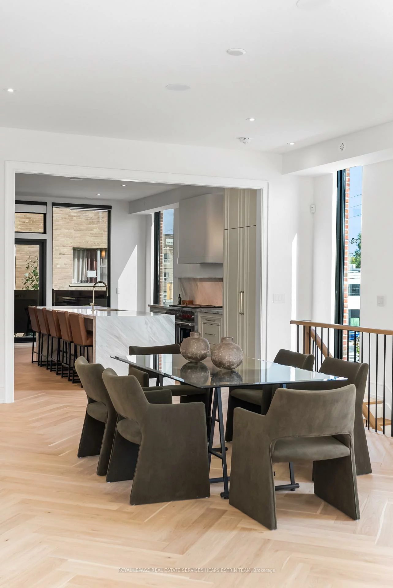 38, Evergreen, Leaside, Toronto