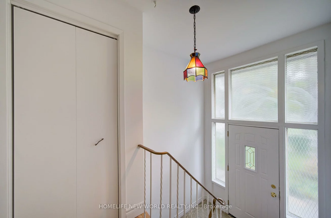 86, Tuscarora, Pleasant View, Toronto