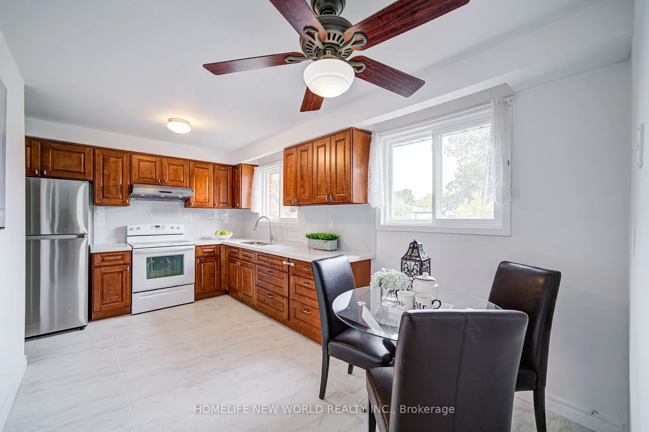 86, Tuscarora, Pleasant View, Toronto