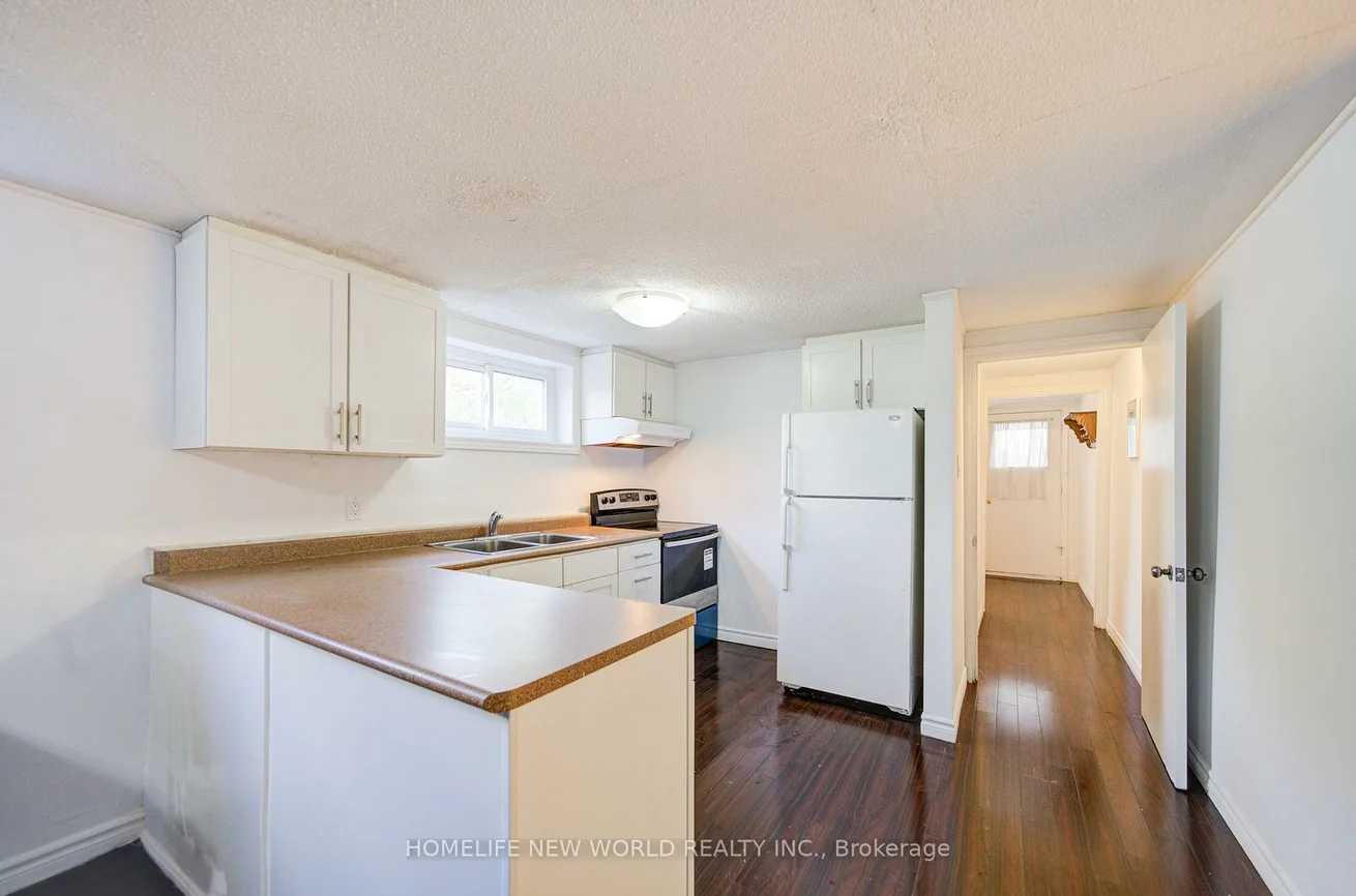 86, Tuscarora, Pleasant View, Toronto