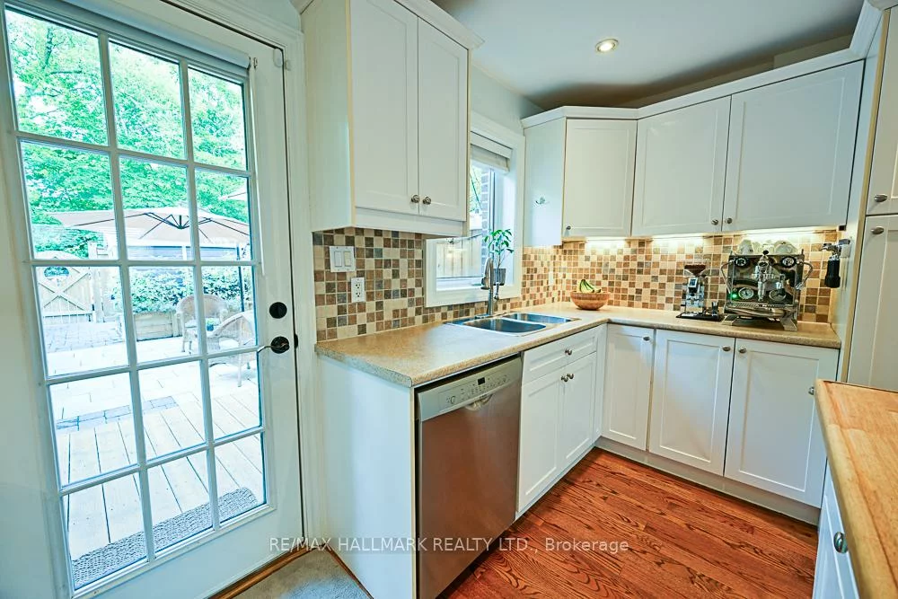 3318, Bathurst, Englemount-Lawrence, Toronto