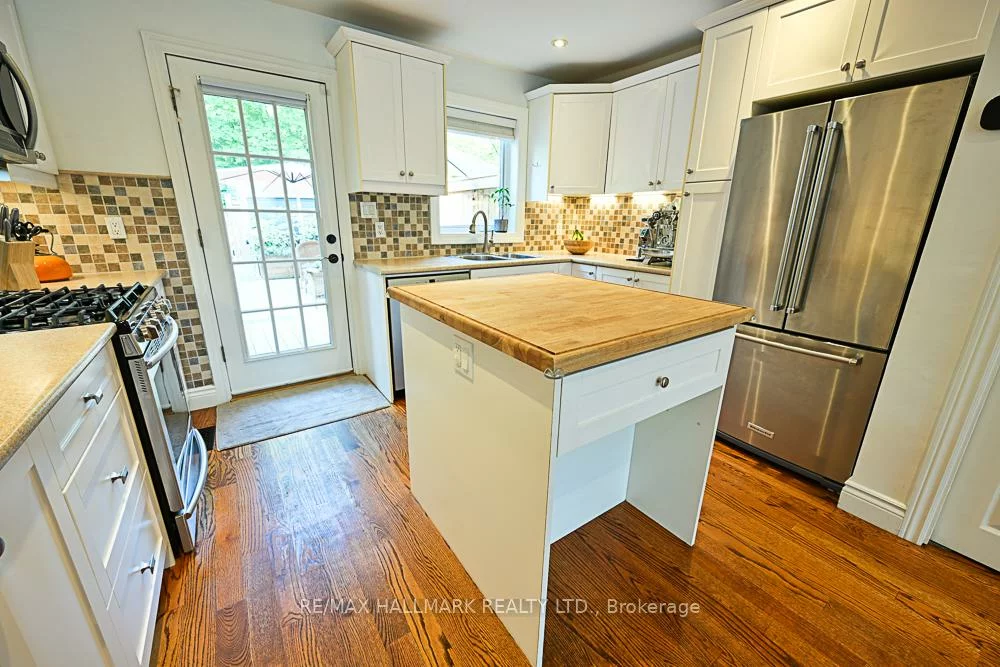 3318, Bathurst, Englemount-Lawrence, Toronto