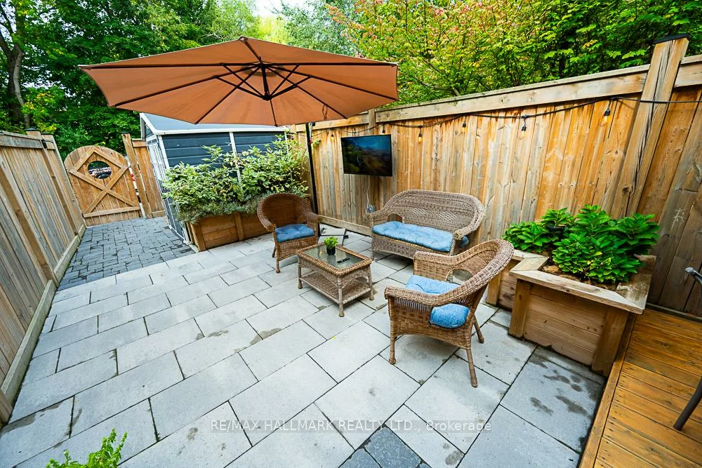 3318, Bathurst, Englemount-Lawrence, Toronto