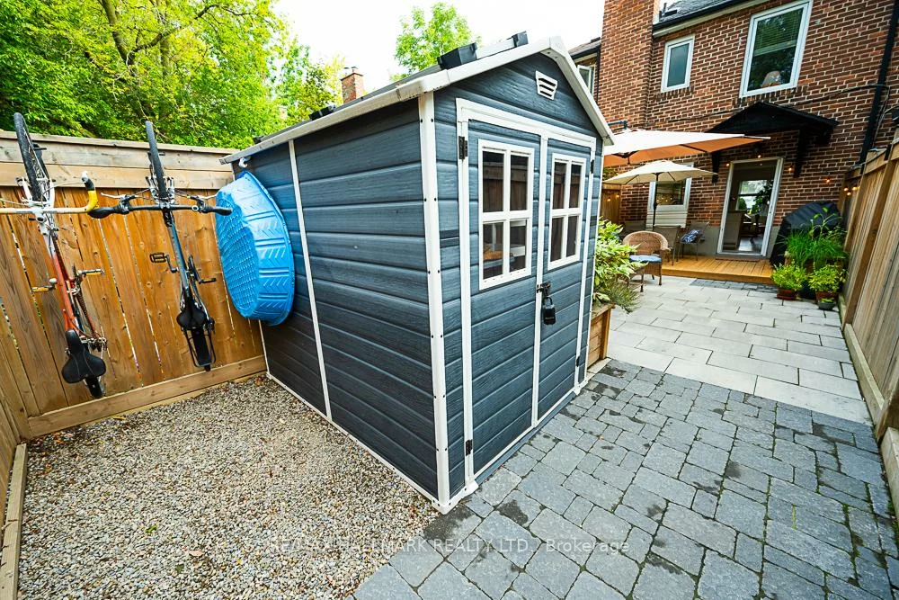 3318, Bathurst, Englemount-Lawrence, Toronto