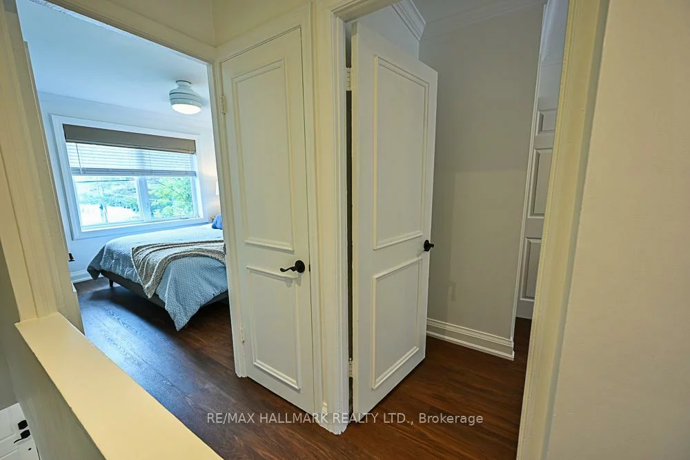 3318, Bathurst, Englemount-Lawrence, Toronto