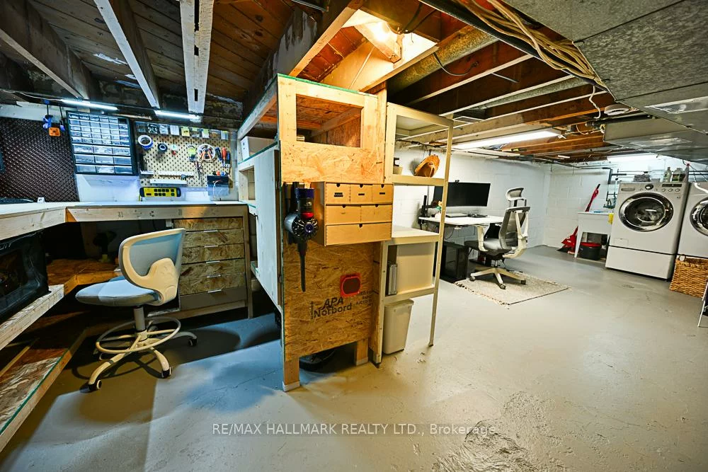 3318, Bathurst, Englemount-Lawrence, Toronto