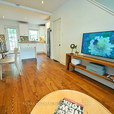 3318, Bathurst, Englemount-Lawrence, Toronto