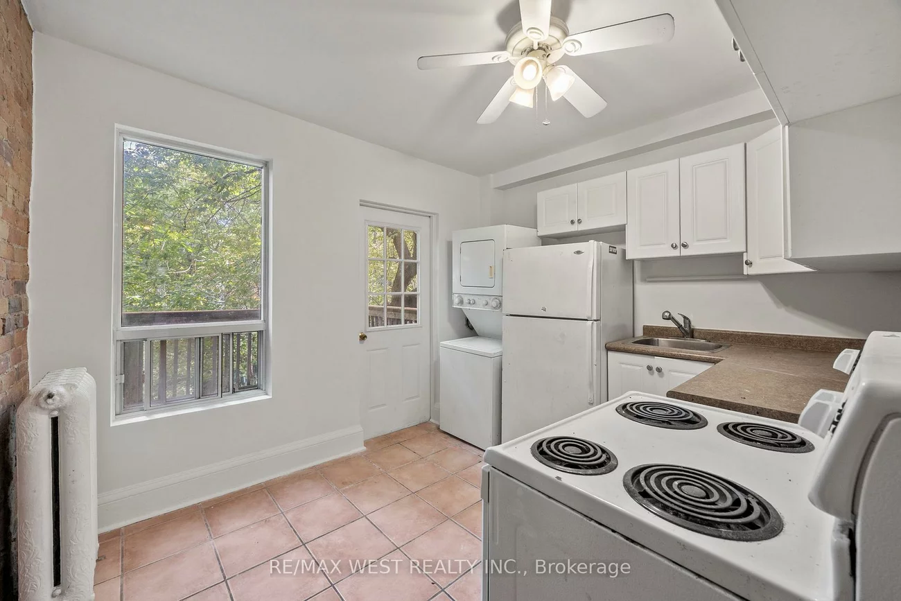 937, Bathurst, Annex, Toronto