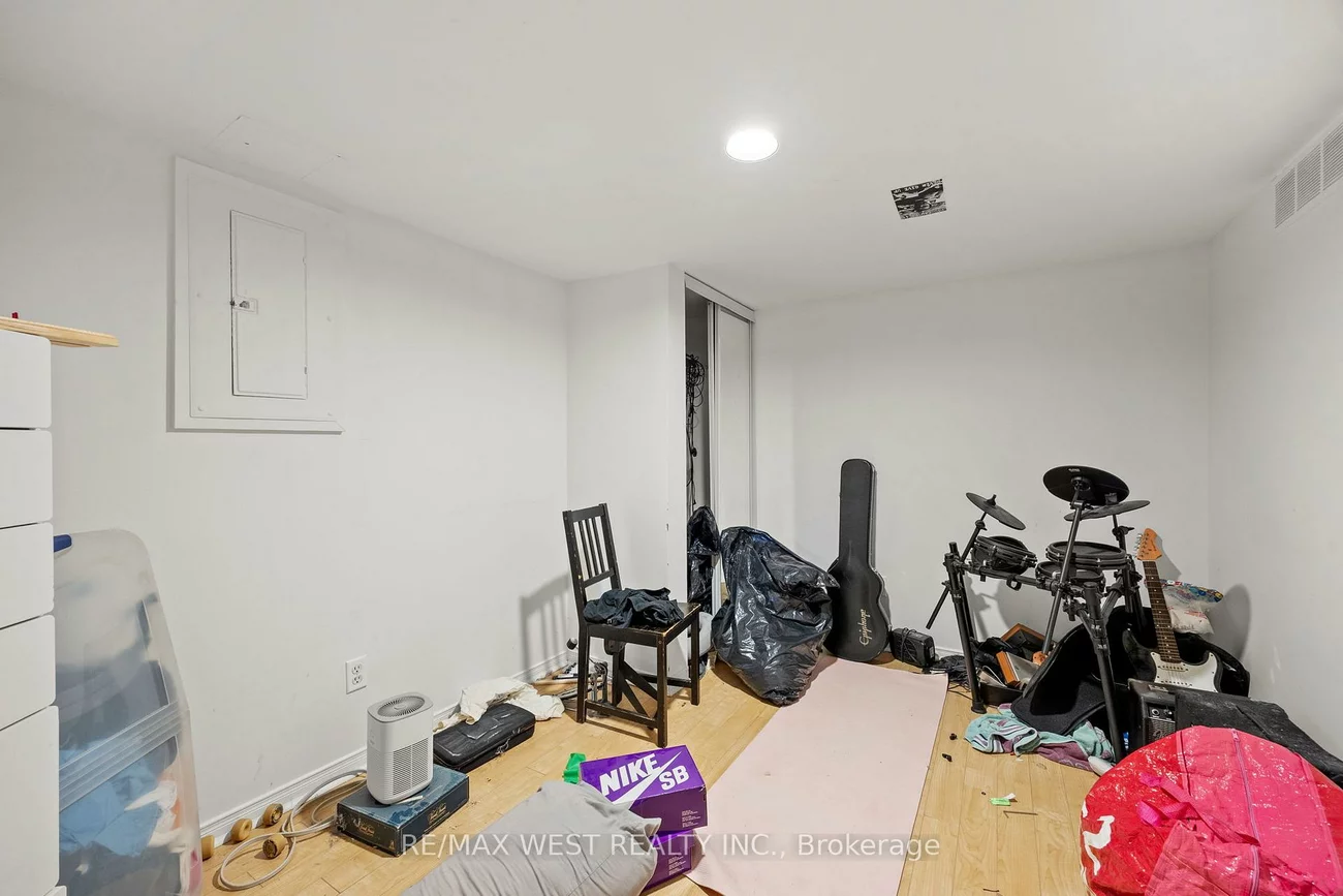 937, Bathurst, Annex, Toronto