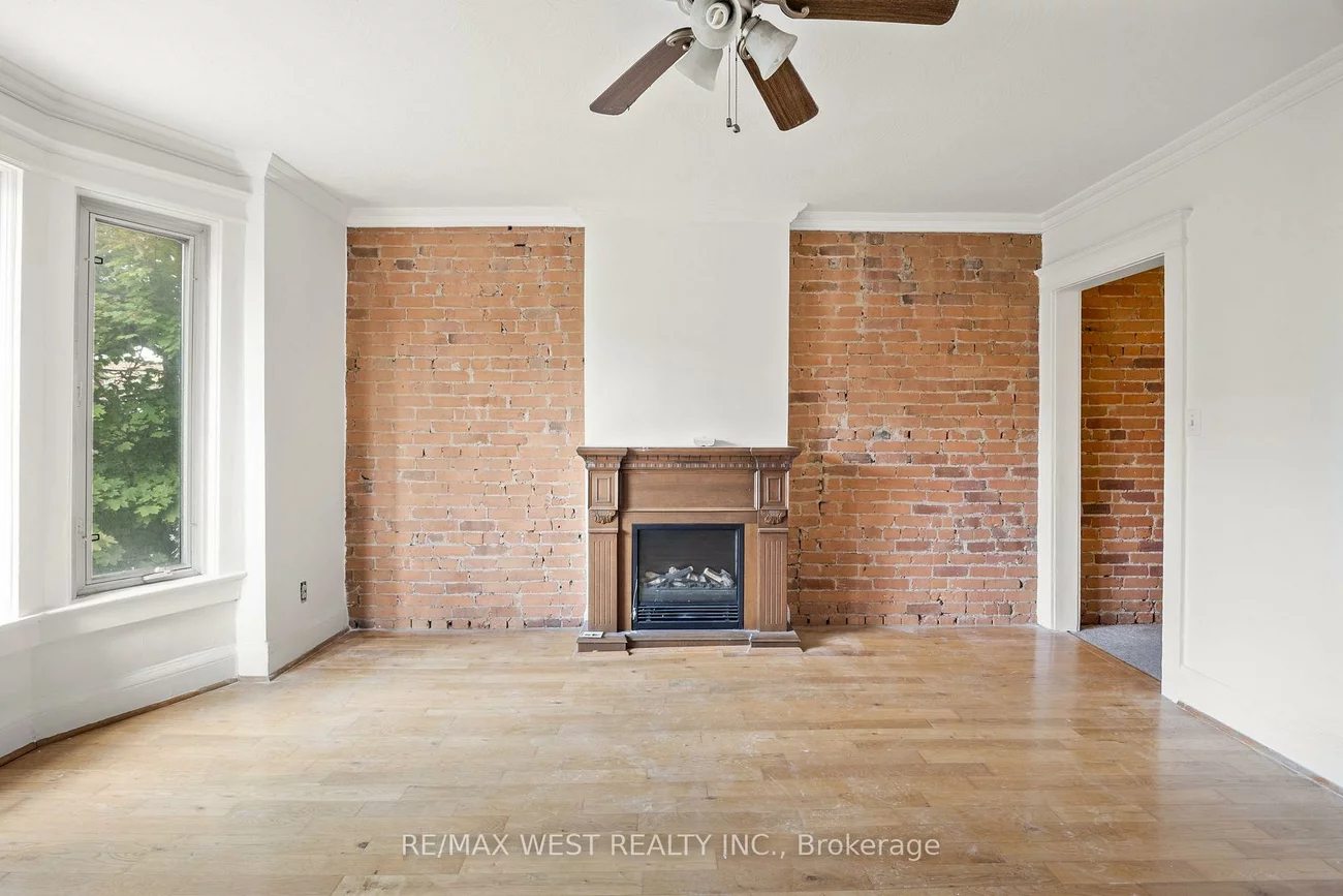 937, Bathurst, Annex, Toronto