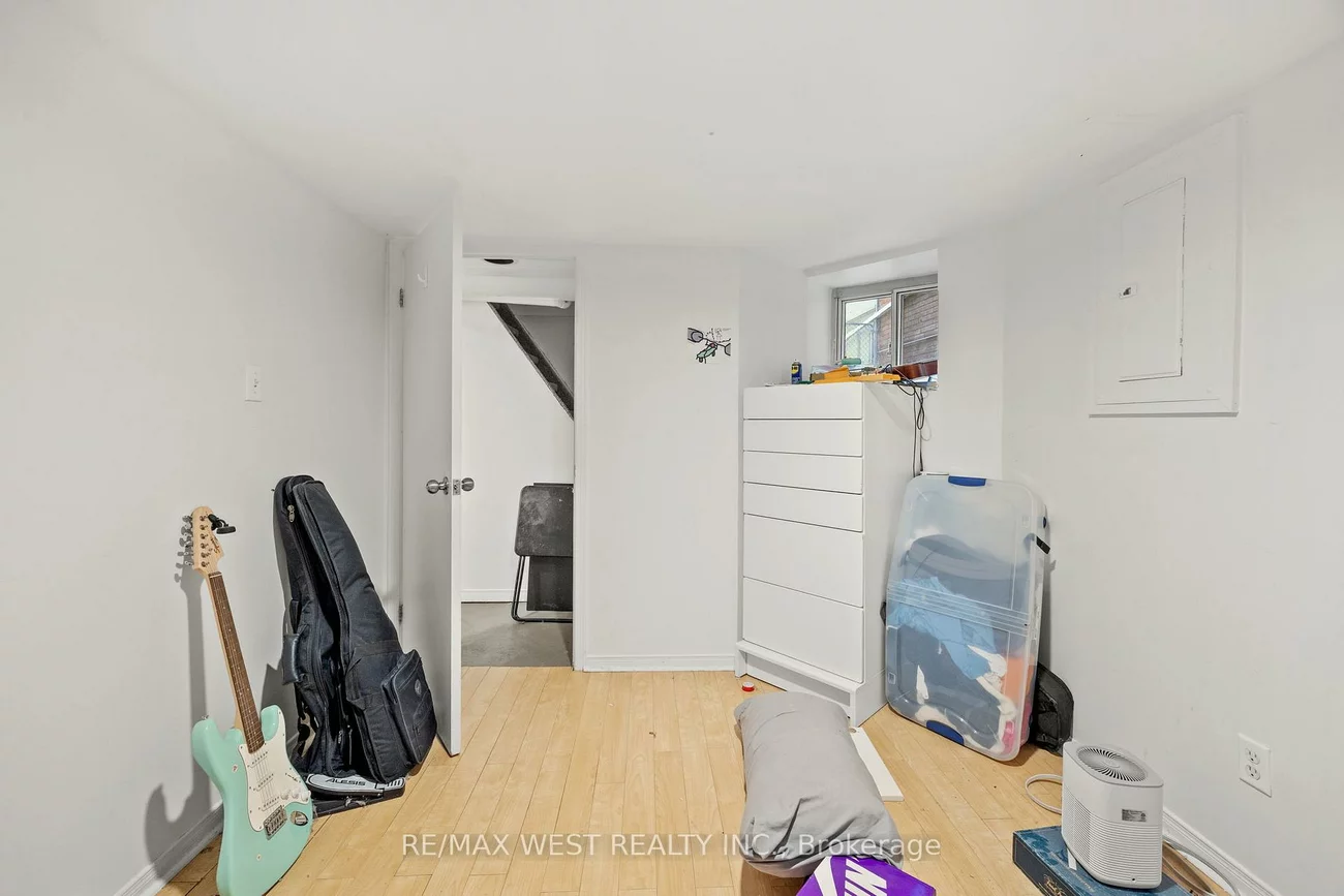 937, Bathurst, Annex, Toronto