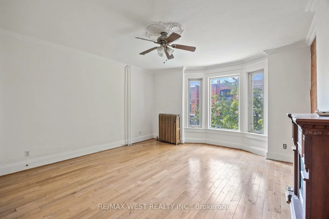 937, Bathurst, Annex, Toronto