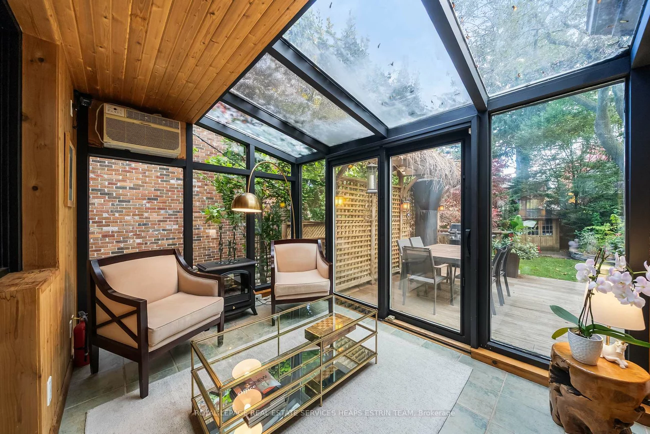 105, Airdrie, Leaside, Toronto