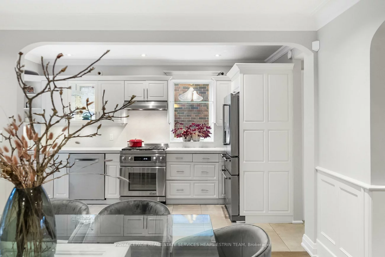 105, Airdrie, Leaside, Toronto