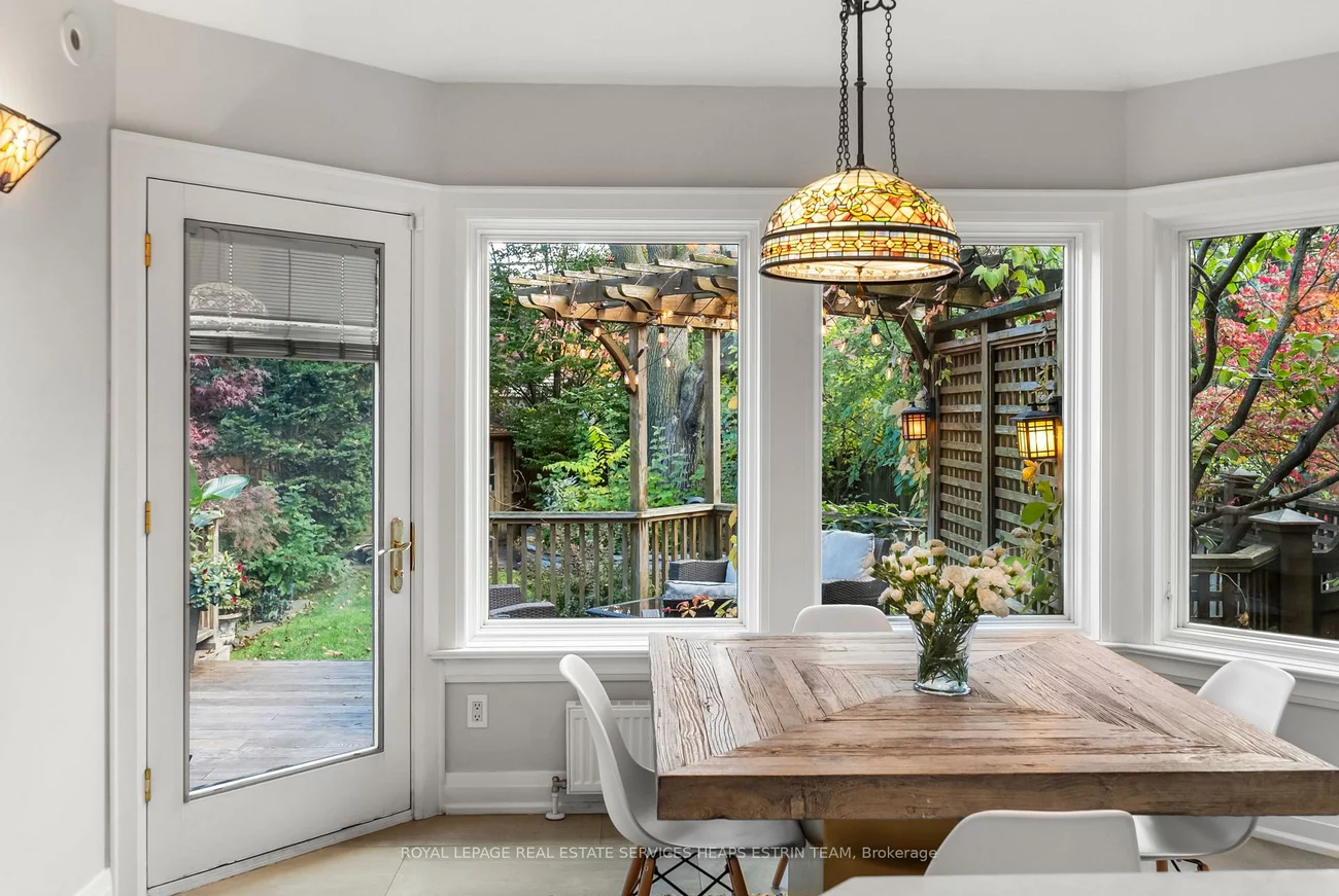 105, Airdrie, Leaside, Toronto