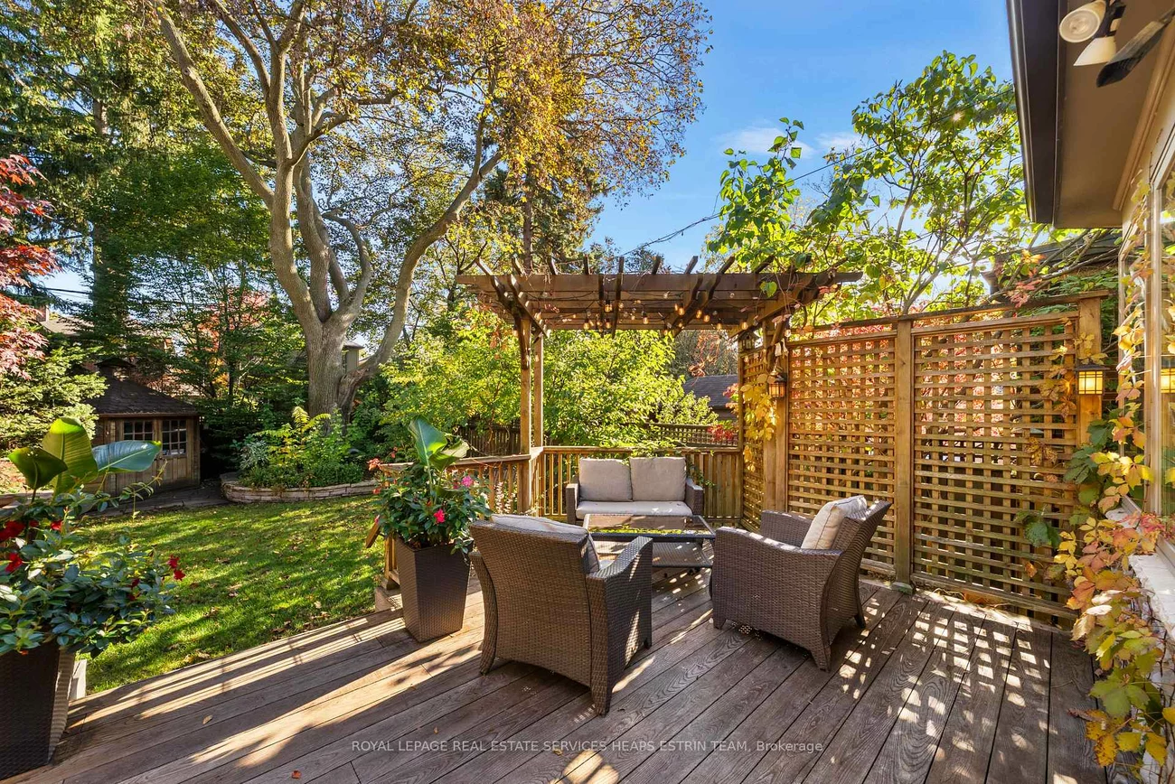 105, Airdrie, Leaside, Toronto