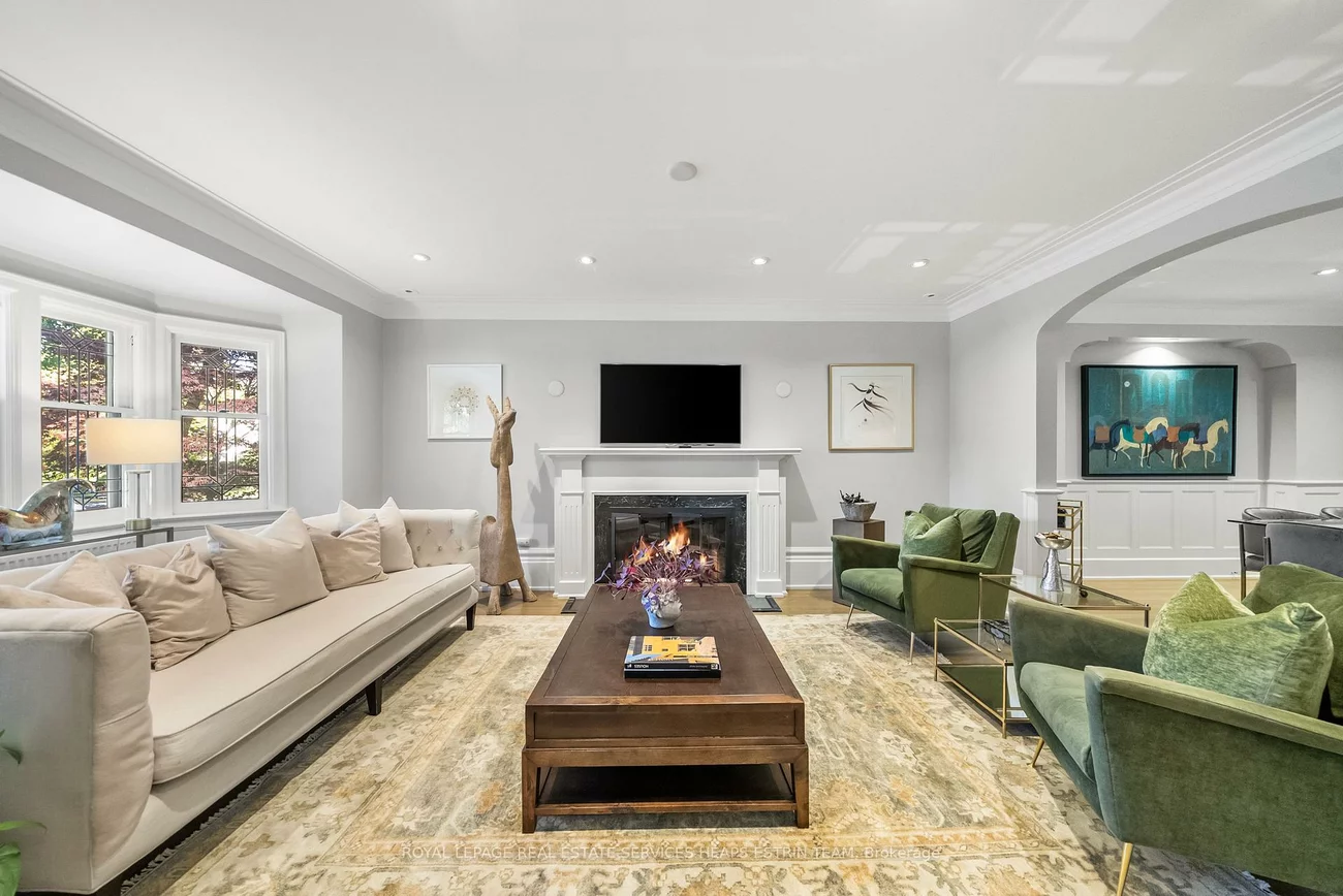 105, Airdrie, Leaside, Toronto