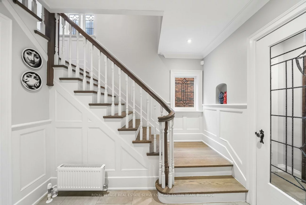 105, Airdrie, Leaside, Toronto