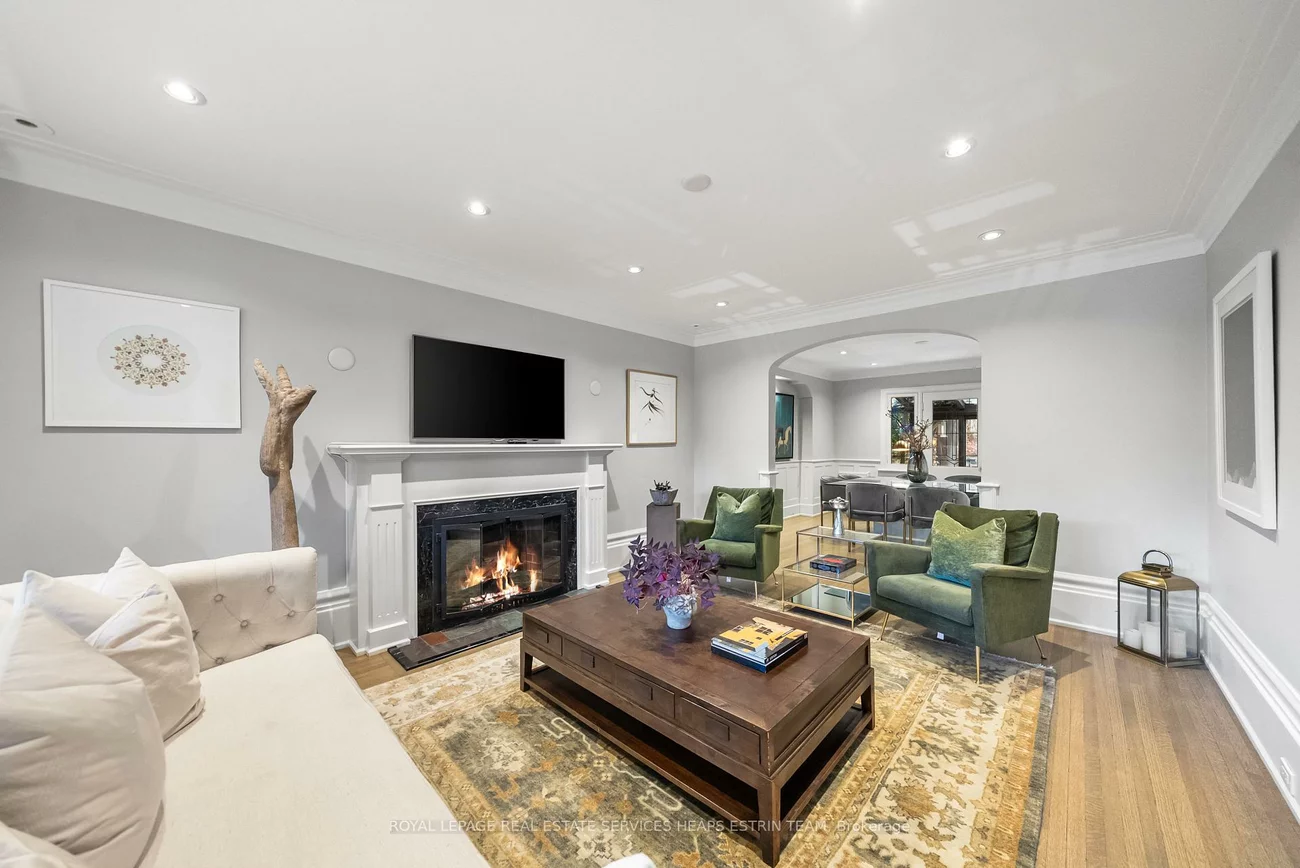 105, Airdrie, Leaside, Toronto