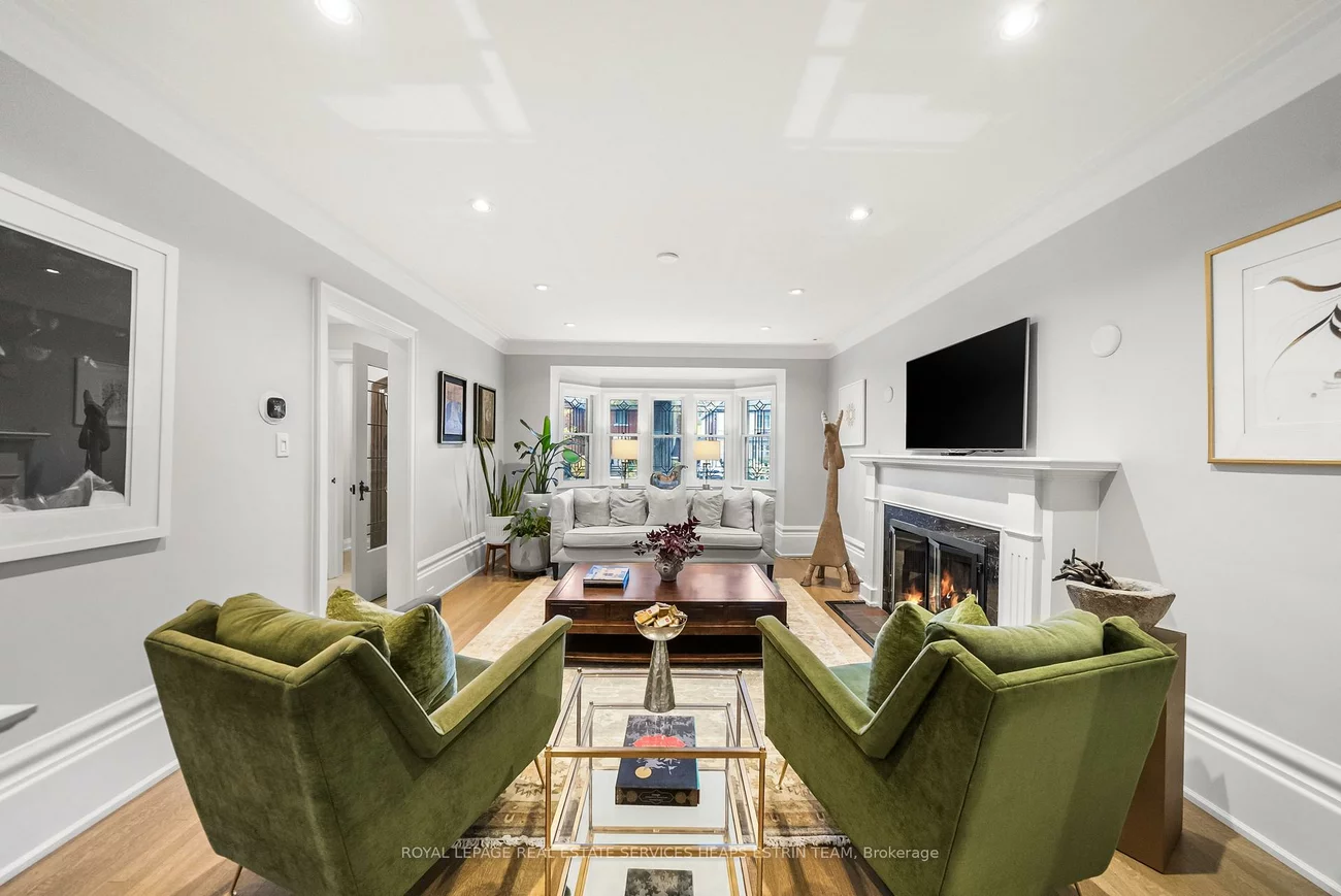 105, Airdrie, Leaside, Toronto