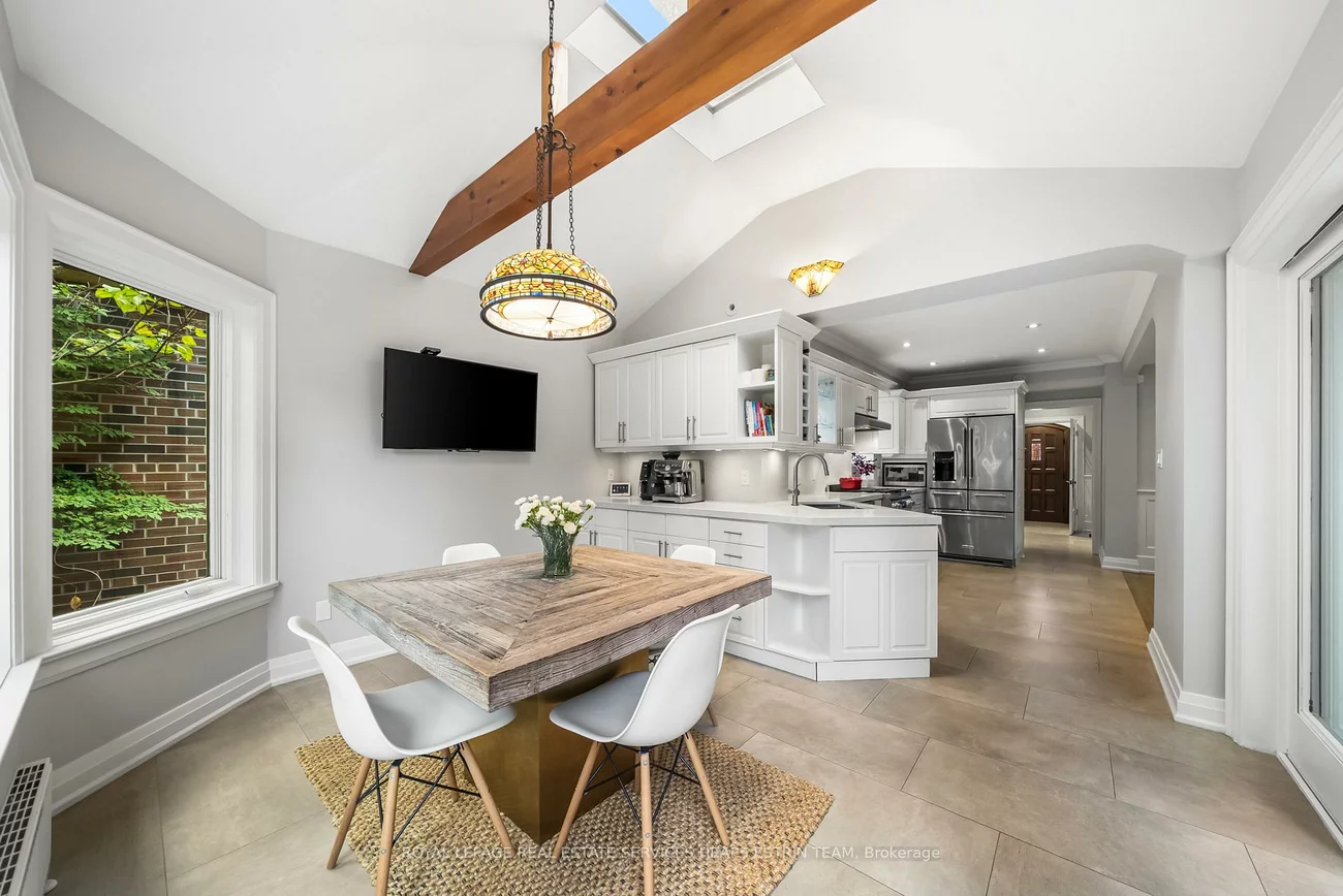 105, Airdrie, Leaside, Toronto