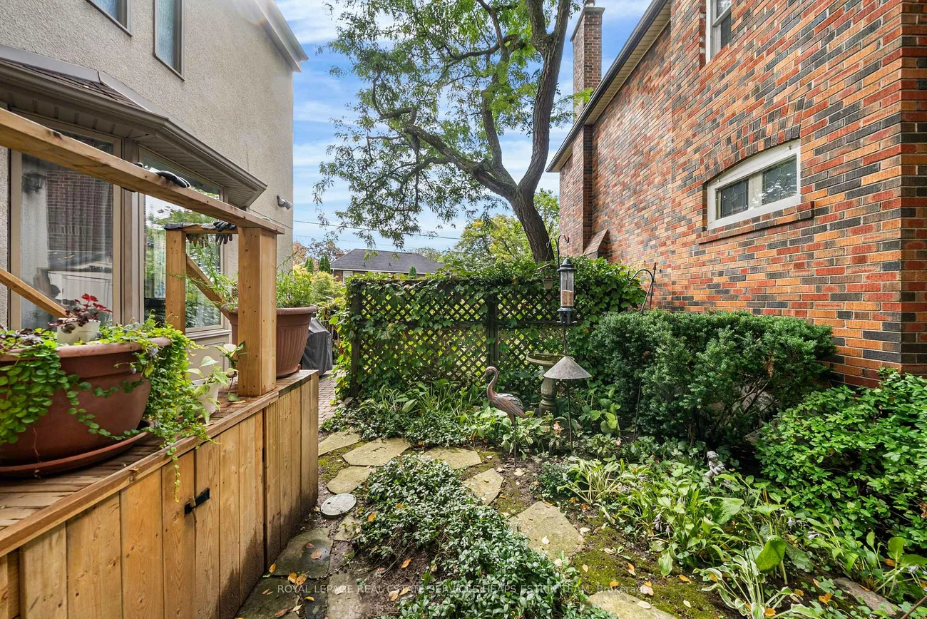 70, Bessborough, Leaside, Toronto