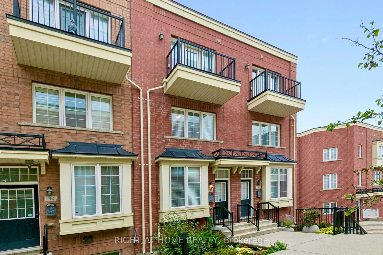 28, Raffeix, Moss Park, Toronto