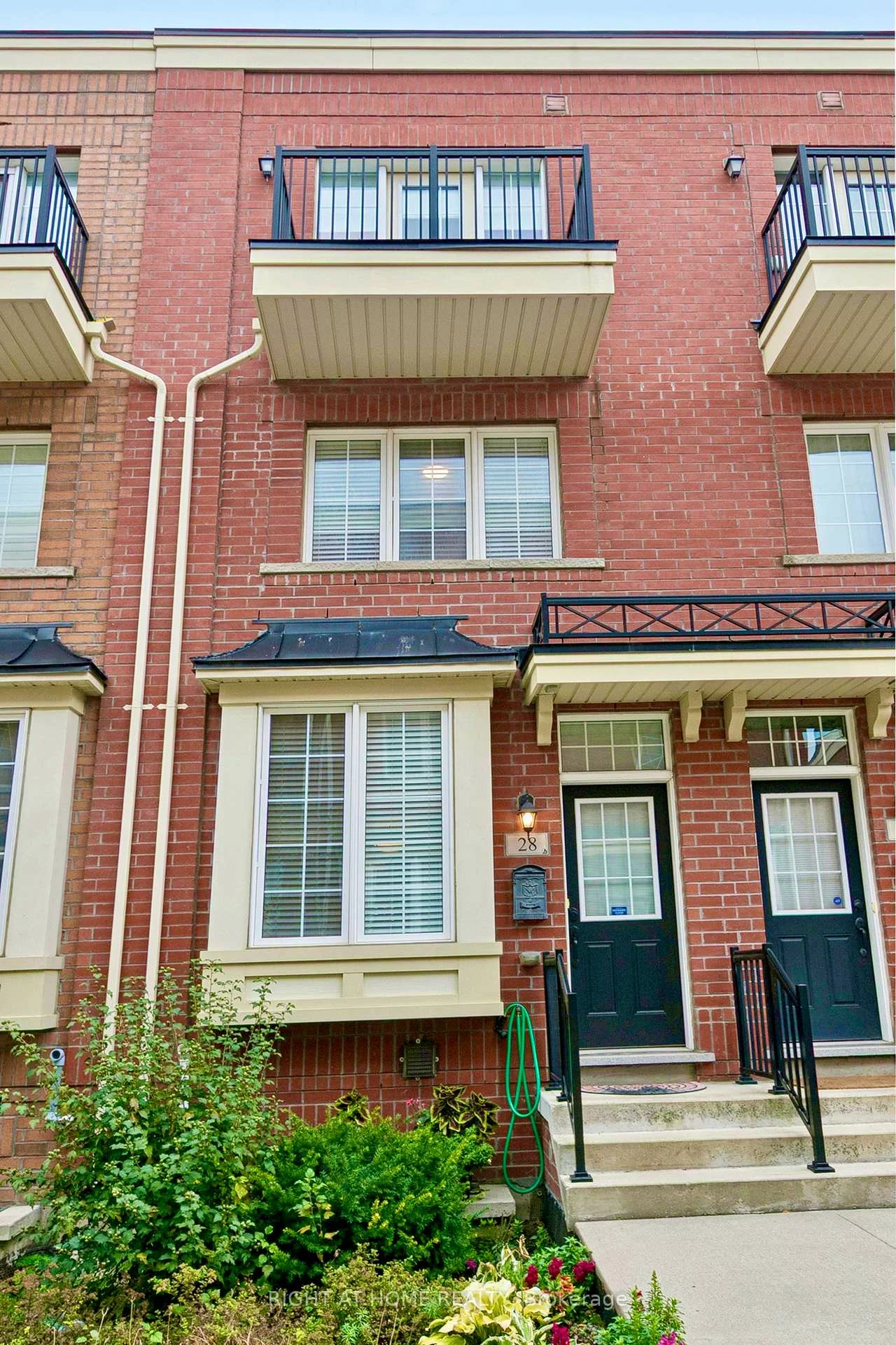 28, Raffeix, Moss Park, Toronto