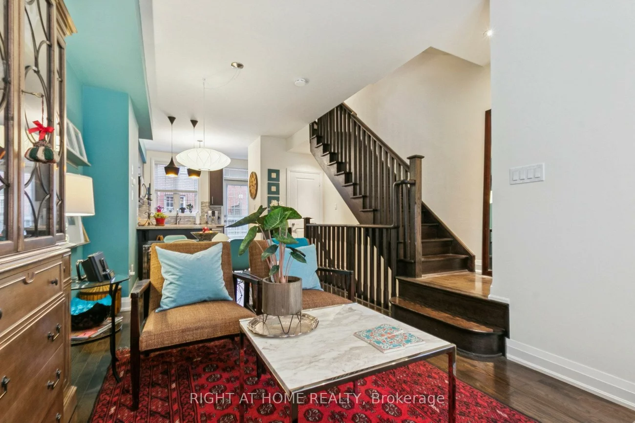 28, Raffeix, Moss Park, Toronto