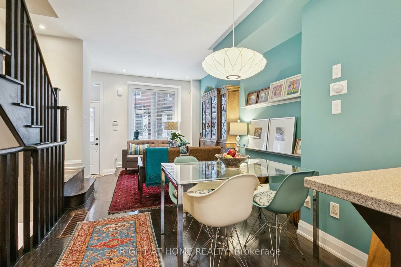 28, Raffeix, Moss Park, Toronto