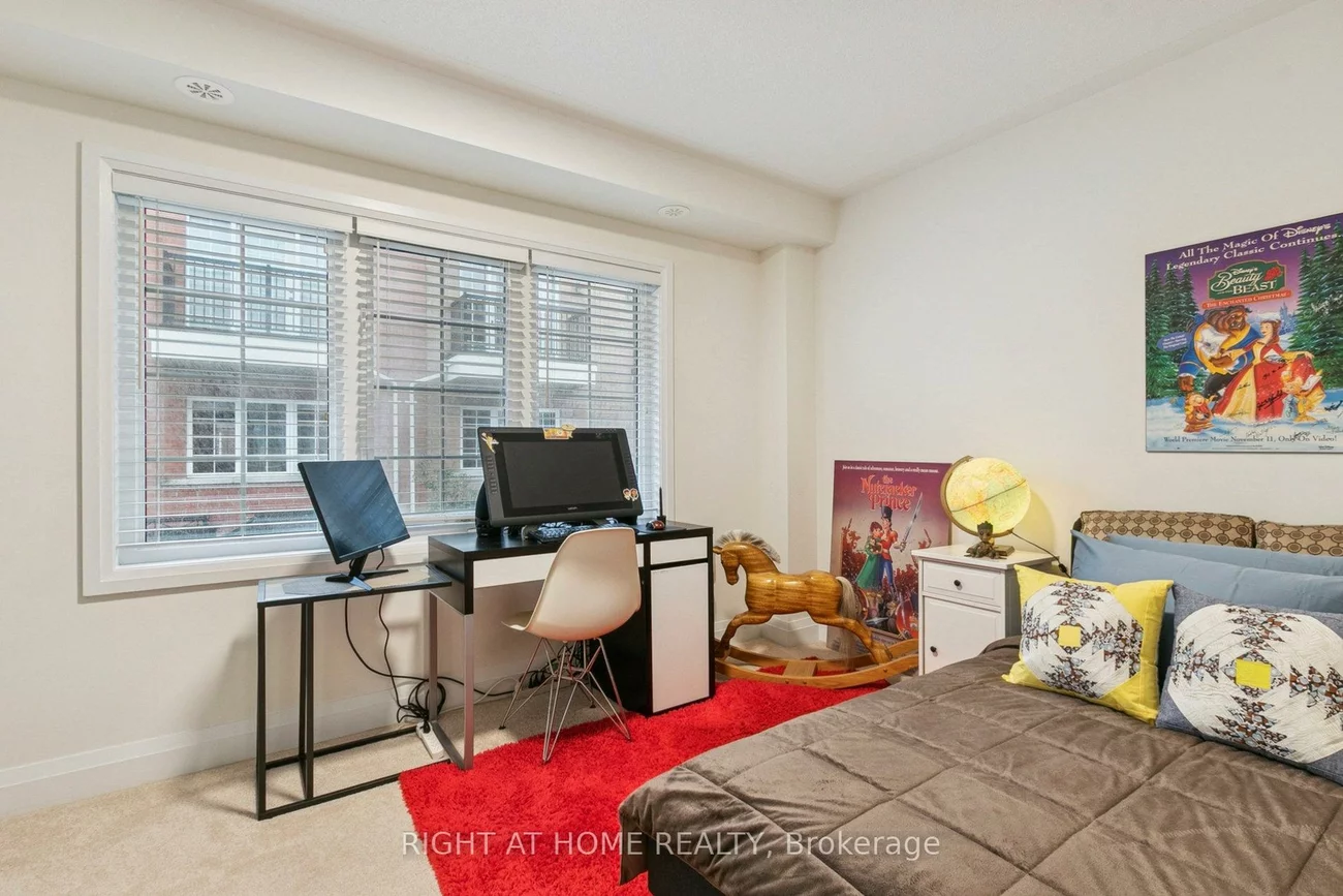 28, Raffeix, Moss Park, Toronto