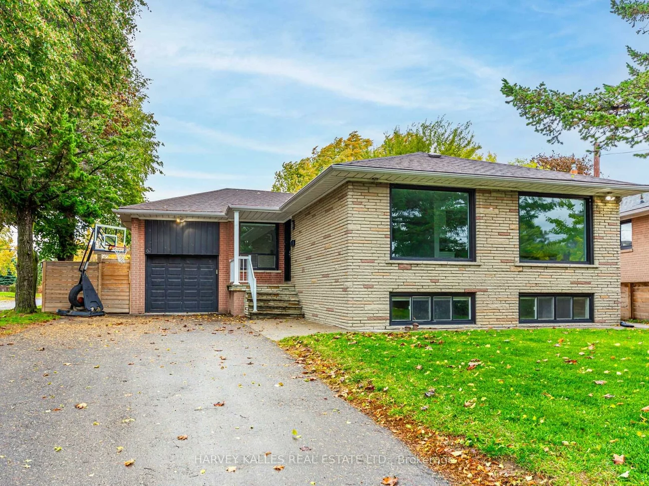 62, Cocksfield, Bathurst Manor, Toronto