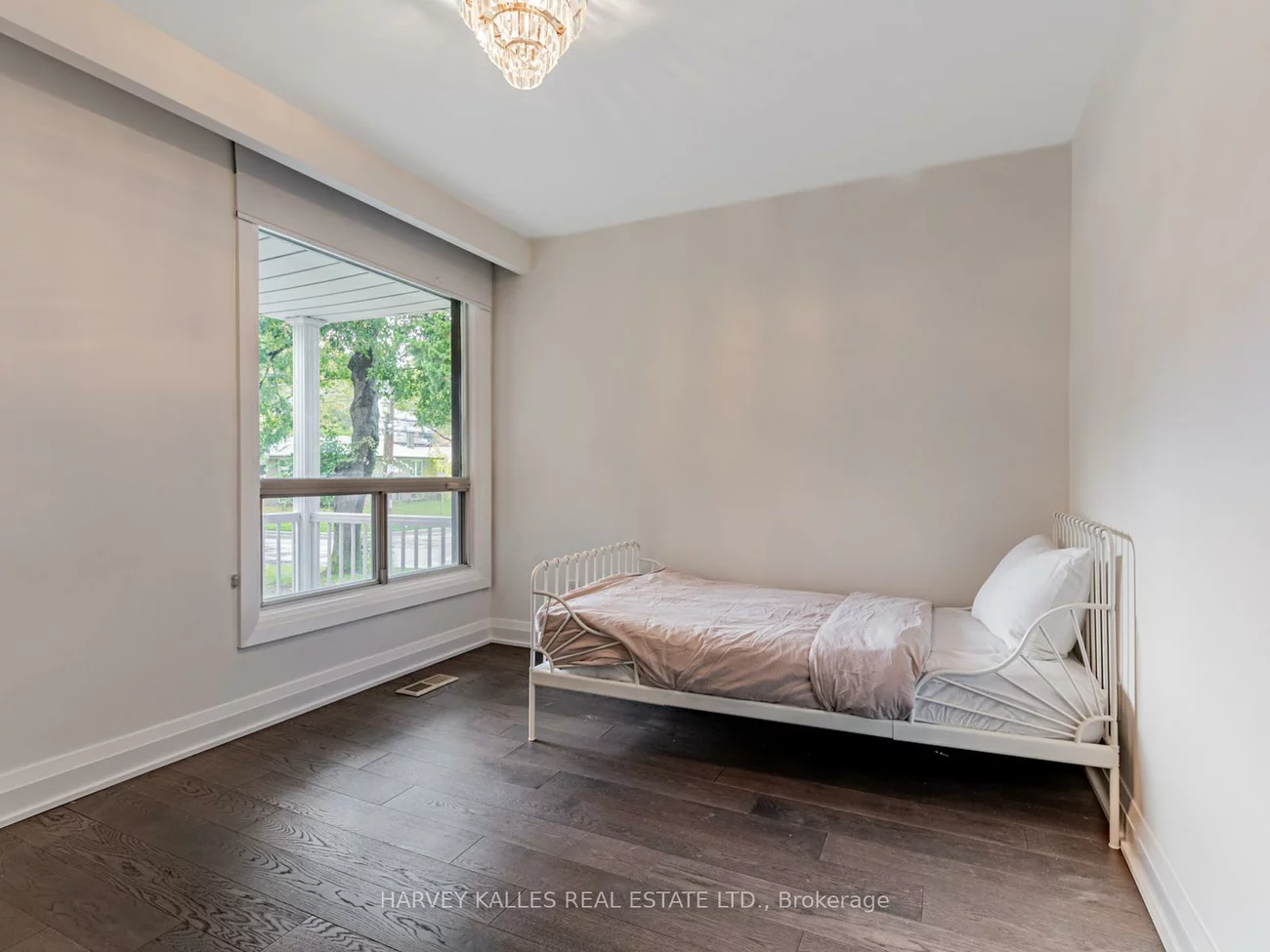 62, Cocksfield, Bathurst Manor, Toronto