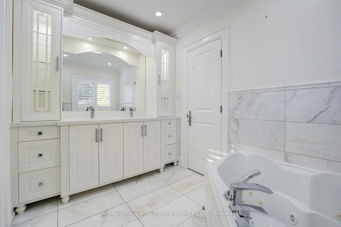 19, Irvington, Willowdale East, Toronto