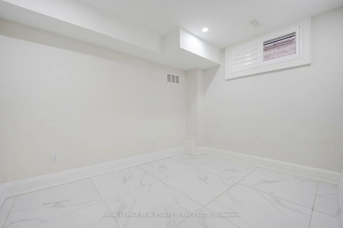 19, Irvington, Willowdale East, Toronto