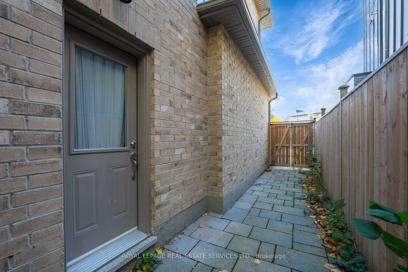 19, Irvington, Willowdale East, Toronto